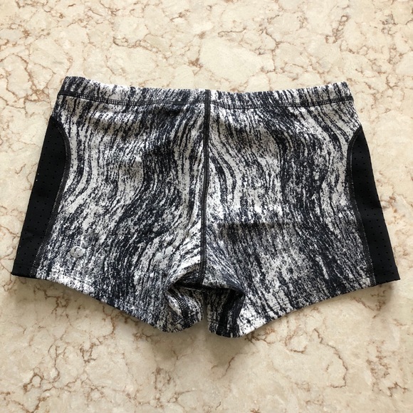lululemon athletica Pants - Cute LULULEMON yoga shorts!